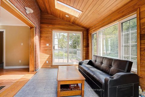 Photo 14 at 19 Stubbs Drive, Windfields, Toronto