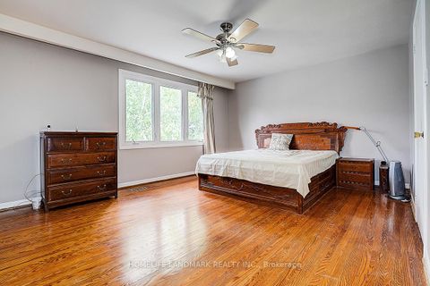 Photo 19 at 19 Stubbs Drive, Windfields, Toronto