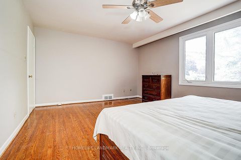 Photo 20 at 19 Stubbs Drive, Windfields, Toronto