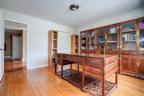 Photo 22 at 19 Stubbs Drive, Windfields, Toronto