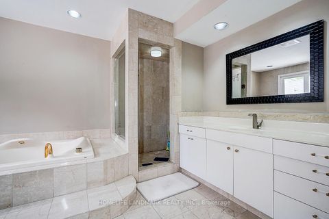 Photo 33 at 19 Stubbs Drive, Windfields, Toronto