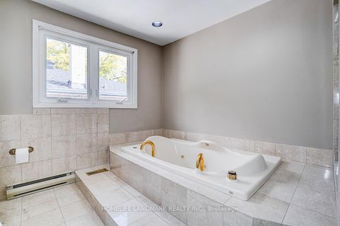 Photo 34 at 19 Stubbs Drive, Windfields, Toronto