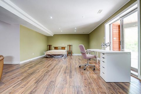 Photo 39 at 19 Stubbs Drive, Windfields, Toronto
