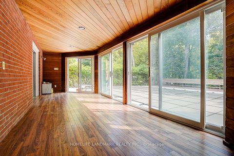 Photo 41 at 19 Stubbs Drive, Windfields, Toronto
