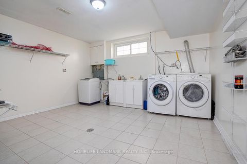 Photo 42 at 19 Stubbs Drive, Windfields, Toronto