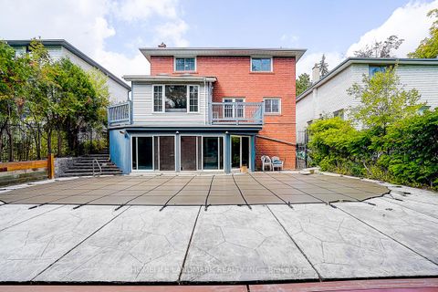 Photo 45 at 19 Stubbs Drive, Windfields, Toronto