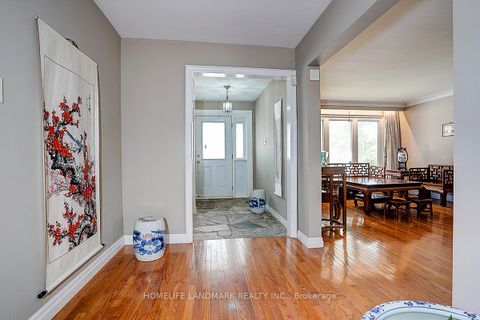 Photo 49 at 19 Stubbs Drive, Windfields, Toronto