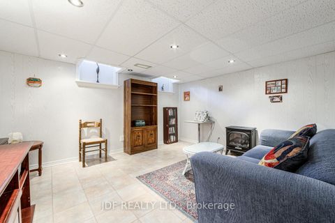 Photo 32 at 3178 Stornoway Circle, BC Bronte Creek, Oakville