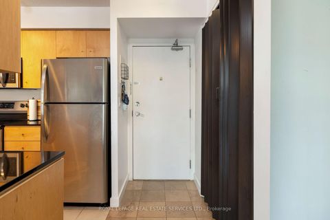 Photo 4 at 605 - 397 Front Street W, Waterfront Communities C1, Toronto