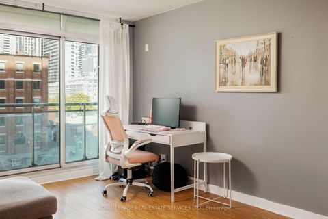 Photo 8 at 605 - 397 Front Street W, Waterfront Communities C1, Toronto