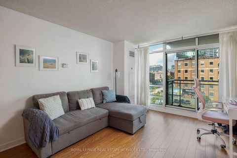 Photo 10 at 605 - 397 Front Street W, Waterfront Communities C1, Toronto