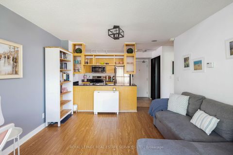 Photo 12 at 605 - 397 Front Street W, Waterfront Communities C1, Toronto