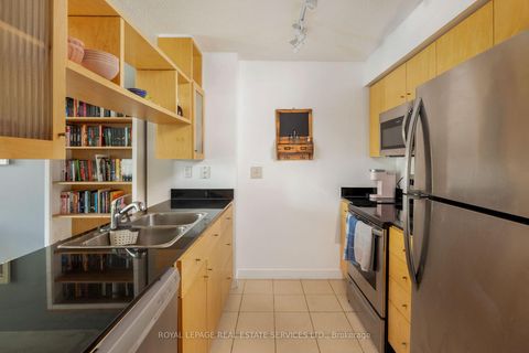 Photo 13 at 605 - 397 Front Street W, Waterfront Communities C1, Toronto