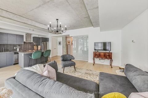 Photo 2 at 711 - 650 King Street W, Waterfront Communities C1, Toronto
