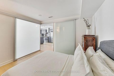 Photo 10 at 711 - 650 King Street W, Waterfront Communities C1, Toronto