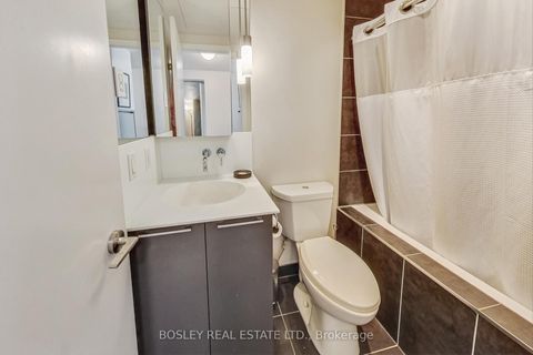 Photo 13 at 711 - 650 King Street W, Waterfront Communities C1, Toronto