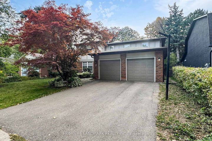 Photo 1 at 147 Mossgrove Trail, Windfields, Toronto