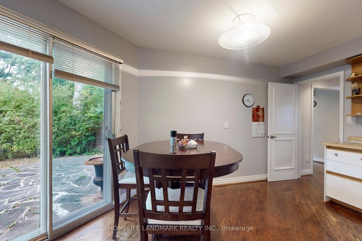 Photo 12 at 147 Mossgrove Trail, Windfields, Toronto