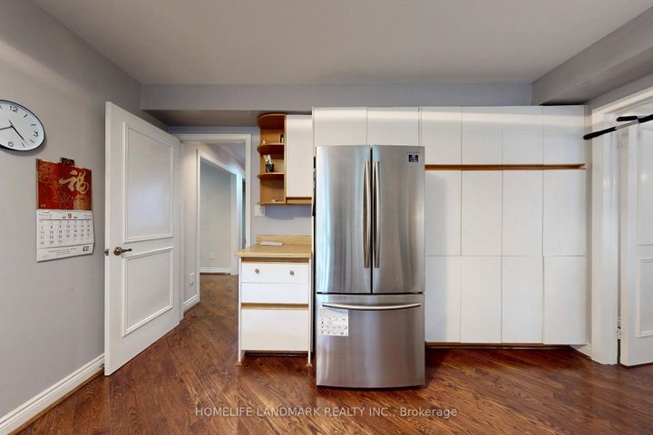 Photo 13 at 147 Mossgrove Trail, Windfields, Toronto