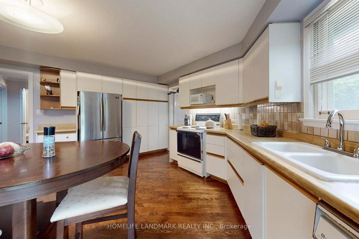 Photo 14 at 147 Mossgrove Trail, Windfields, Toronto