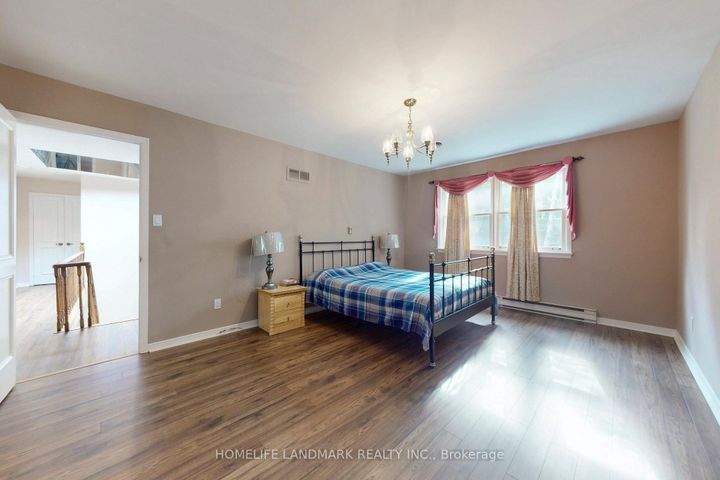 Photo 17 at 147 Mossgrove Trail, Windfields, Toronto