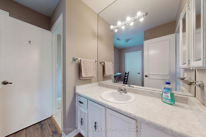 Photo 19 at 147 Mossgrove Trail, Windfields, Toronto