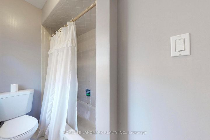 Photo 21 at 147 Mossgrove Trail, Windfields, Toronto