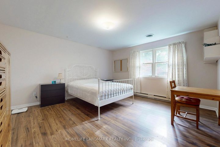 Photo 22 at 147 Mossgrove Trail, Windfields, Toronto