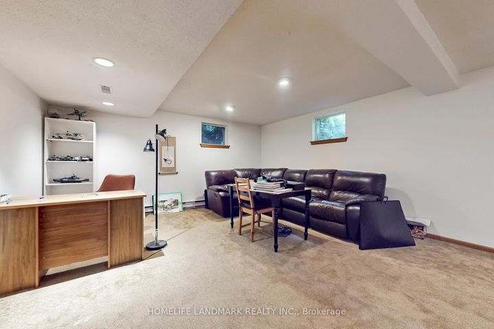 Photo 33 at 147 Mossgrove Trail, Windfields, Toronto