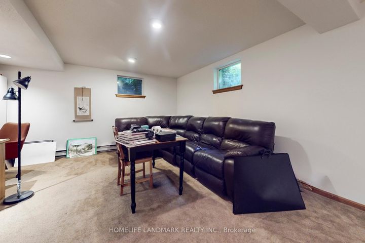 Photo 34 at 147 Mossgrove Trail, Windfields, Toronto