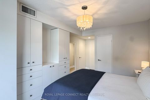 Photo 11 at 605 - 750 Bay Street, Bay Street Corridor, Toronto