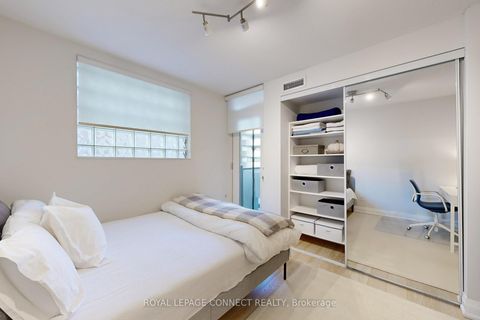 Photo 15 at 605 - 750 Bay Street, Bay Street Corridor, Toronto