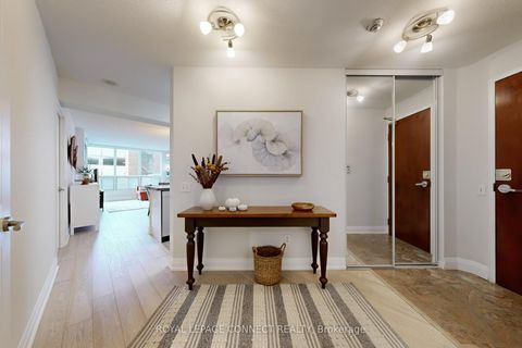 Photo 19 at 605 - 750 Bay Street, Bay Street Corridor, Toronto