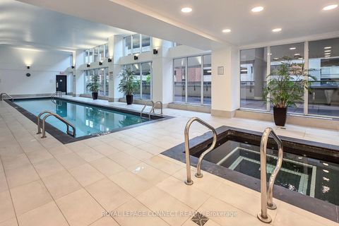 Photo 21 at 605 - 750 Bay Street, Bay Street Corridor, Toronto