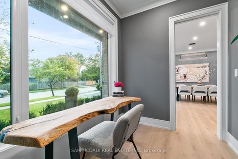 Photo 5 at 1509 Pembroke Drive, CP College Park, Oakville