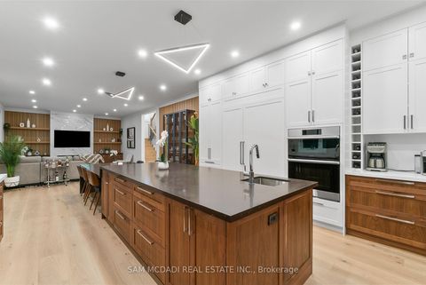 Photo 17 at 1509 Pembroke Drive, CP College Park, Oakville