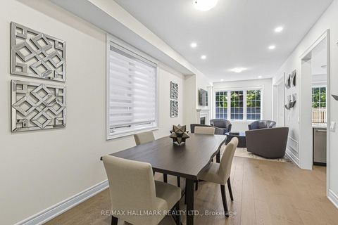 Photo 2 at 92 Drizzel Crescent, Oak Ridges, Richmond Hill