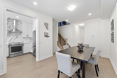 Photo 4 at 92 Drizzel Crescent, Oak Ridges, Richmond Hill