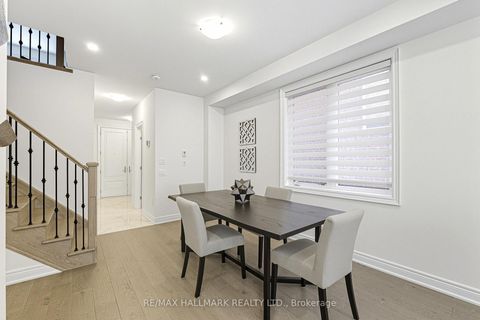 Photo 5 at 92 Drizzel Crescent, Oak Ridges, Richmond Hill