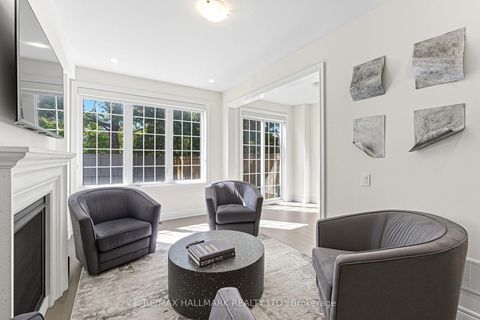 Photo 6 at 92 Drizzel Crescent, Oak Ridges, Richmond Hill