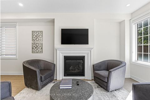 Photo 9 at 92 Drizzel Crescent, Oak Ridges, Richmond Hill