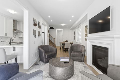 Photo 10 at 92 Drizzel Crescent, Oak Ridges, Richmond Hill