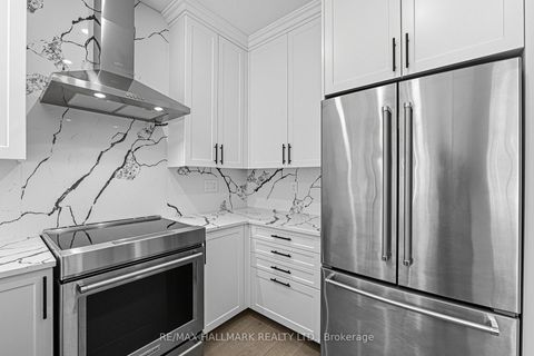 Photo 13 at 92 Drizzel Crescent, Oak Ridges, Richmond Hill