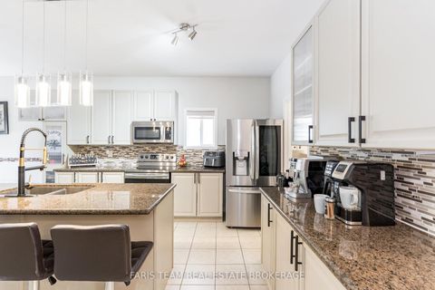 Photo 4 at 10 Westminster Circle, Shore, Barrie