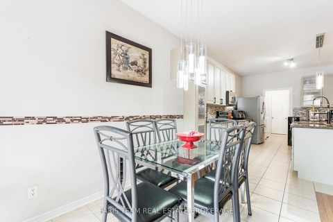 Photo 7 at 10 Westminster Circle, Shore, Barrie