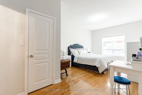 Photo 11 at 10 Westminster Circle, Shore, Barrie Photo 11 at 10 Westminster Circle, Shore, Barrie