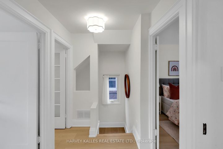 Photo 18 at 161 Brookdale Avenue, Lawrence Park North, Toronto