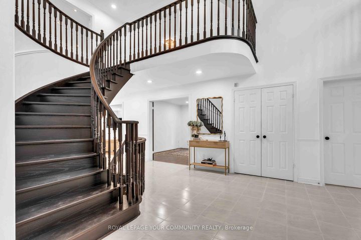 Photo 12 at 50 Waltham Crescent, Doncrest, Richmond Hill