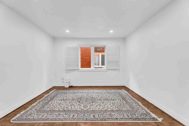Photo 15 at 50 Waltham Crescent, Doncrest, Richmond Hill