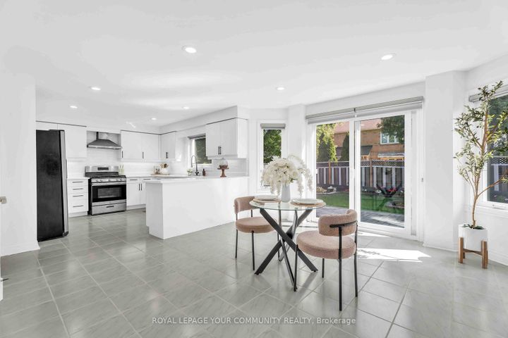 Photo 20 at 50 Waltham Crescent, Doncrest, Richmond Hill